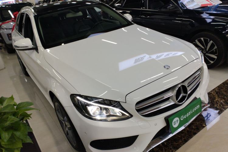 Used Mercedes-Benz C-Class 2017 C 200 station wagon Front Right 45 Deg
