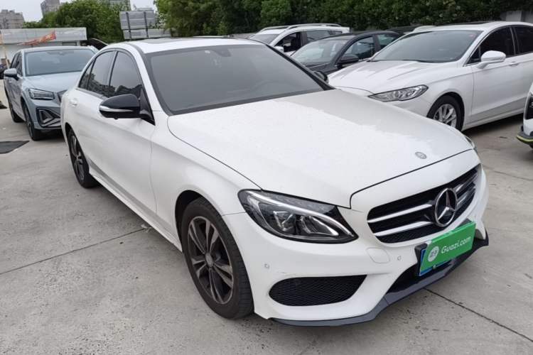 Used Mercedes-Benz C-Class 2017 C 200 Sport Edition Front Right 45 Deg