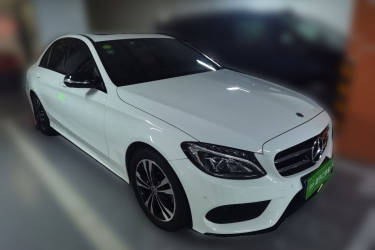 Used Mercedes-Benz C-Class 2017 C 200 Sport Edition Front Right 45 Deg