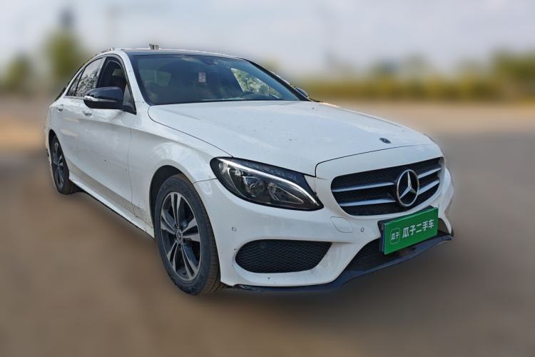 Used Mercedes-Benz C-Class 2017 C 200 Sport Edition Front Right 45 Deg