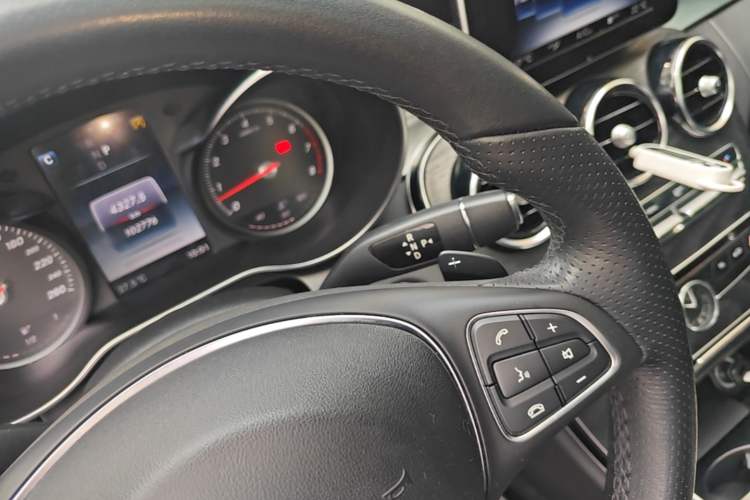 Used Mercedes-Benz C-Class 2017 Facelift C 200 L Sport Edition Gear Lever