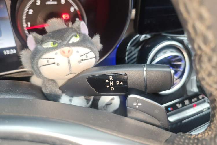 Used Mercedes-Benz C-Class 2017 C 200 Sport Edition Gear Lever