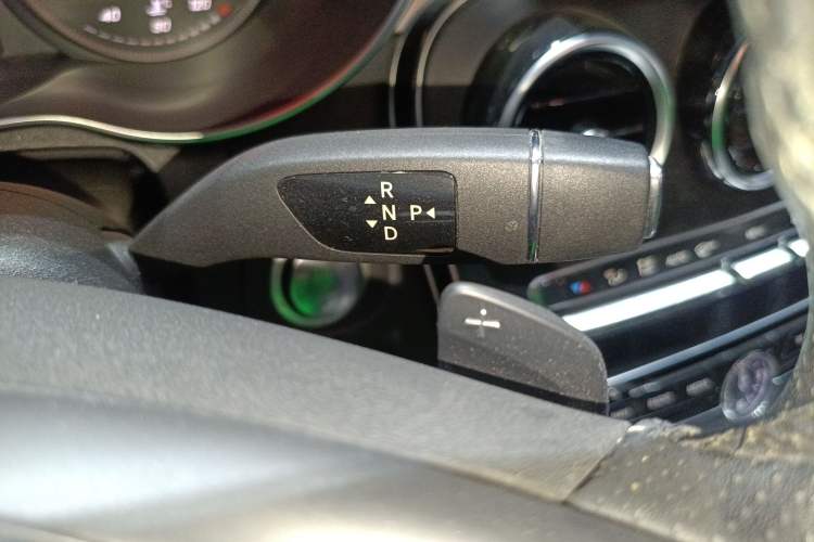 Used Mercedes-Benz C-Class 2017 Facelift C 200 L Sport Edition Gear Lever