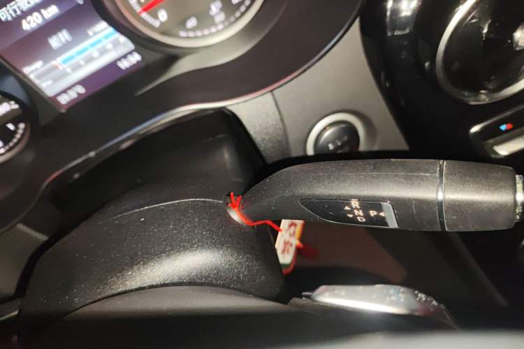 Used Mercedes-Benz C-Class 2017 C 200 Sport Edition Gear Lever