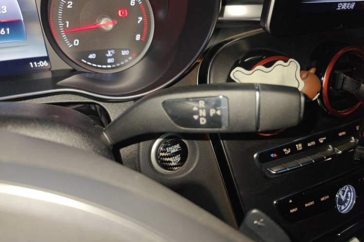 Used Mercedes-Benz C-Class 2017 Facelift C 200 L 4MATIC Sport Edition Gear Lever