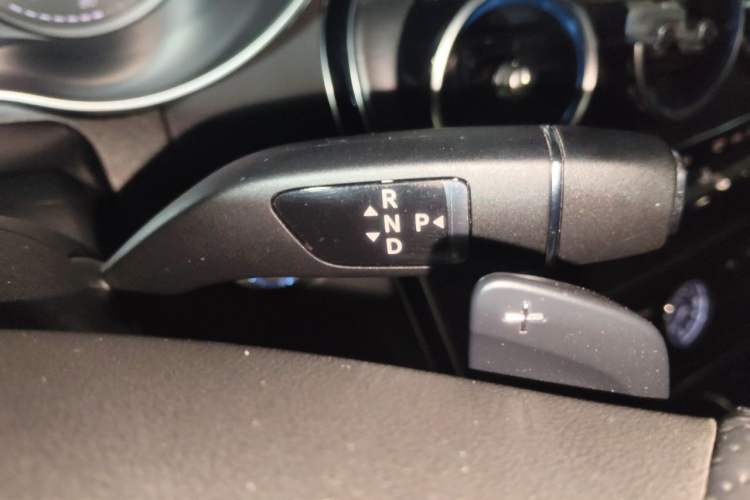 Used Mercedes-Benz C-Class 2017 C 200 L Sport Edition Gear Lever
