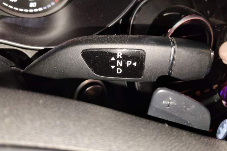 Used Mercedes-Benz C-Class 2017 Restyled C 180 L Fashion Edition Sport Version Gear Lever