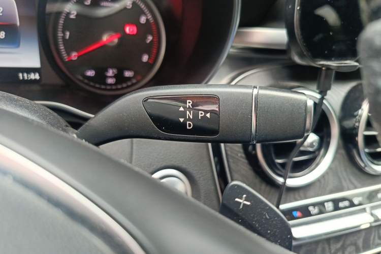 Used Mercedes-Benz C-Class 2017 Revised C 180 L Dynamic Sports Edition Gear Lever