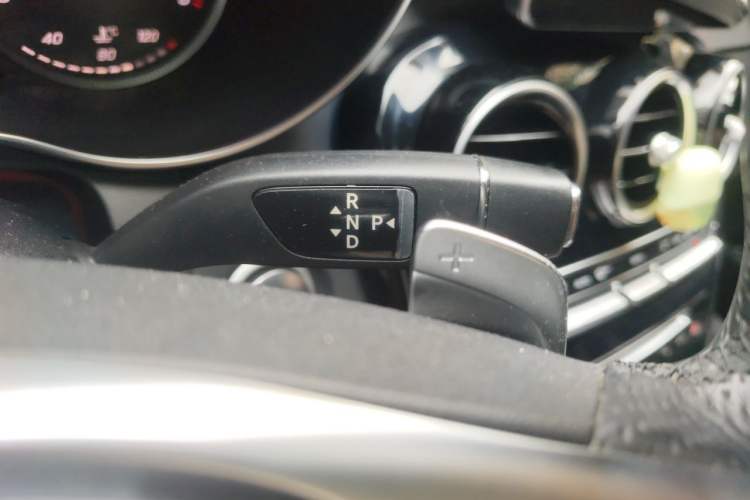 Used Mercedes-Benz C-Class 2017 C 200 Sport Edition Gear Lever