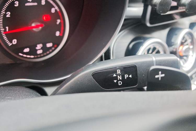 Used Mercedes-Benz C-Class 2017 Restyled C 180 L Fashion Edition Sport Version Gear Lever
