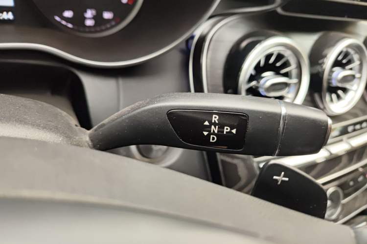 Used Mercedes-Benz C-Class 2017 Restyled C 180 L Fashion Edition Sport Version Gear Lever