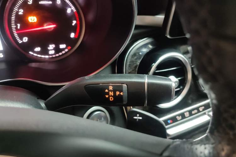 Used Mercedes-Benz C-Class 2017 Facelift C 200 L Sport Edition Gear Lever