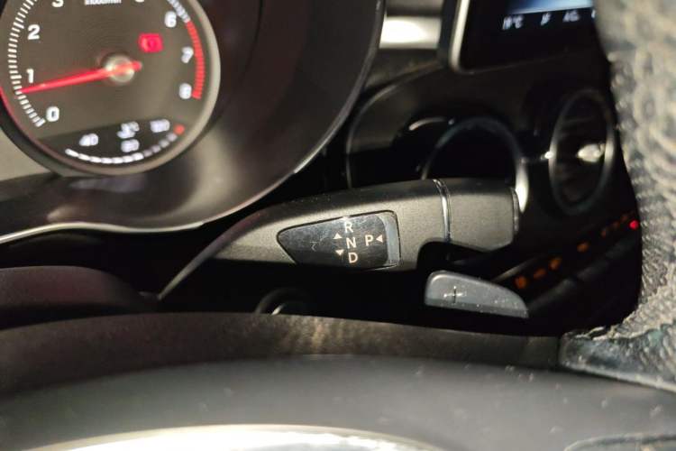 Used Mercedes-Benz C-Class 2017 Facelift C 200 L Sport Edition Gear Lever