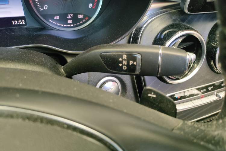 Used Mercedes-Benz C-Class 2017 Facelift C 200 L Sport Edition Gear Lever
