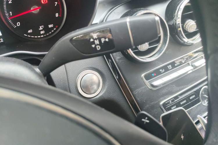Used Mercedes-Benz C-Class 2017 Facelift C 200 L Sport Edition Gear Lever