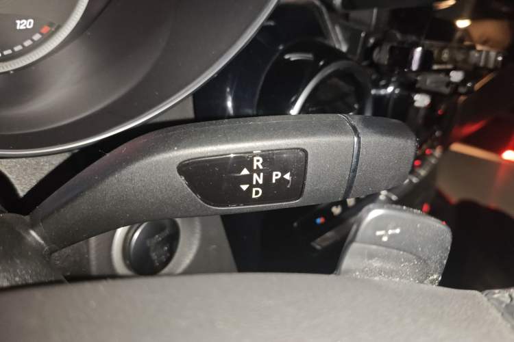 Used Mercedes-Benz C-Class 2017 C 200 Sport Edition Gear Lever
