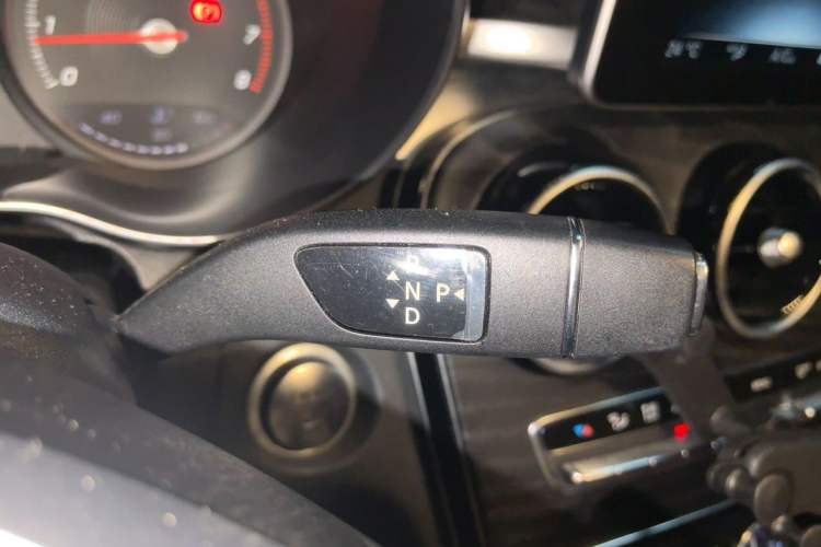 Used Mercedes-Benz C-Class 2017 C 180 L Sport Edition Gear Lever