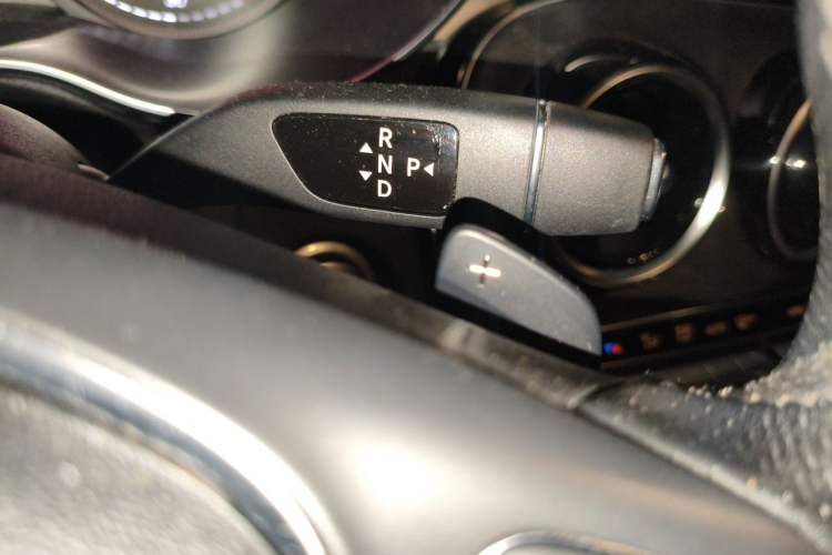 Used Mercedes-Benz C-Class 2017 Facelift C 200 L Sport Edition Gear Lever
