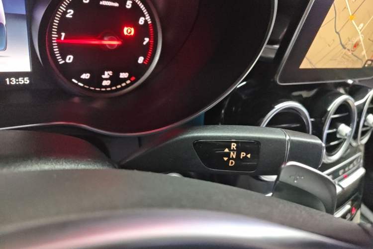Used Mercedes-Benz C-Class 2017 Facelift C 300 Sport Edition Gear Lever