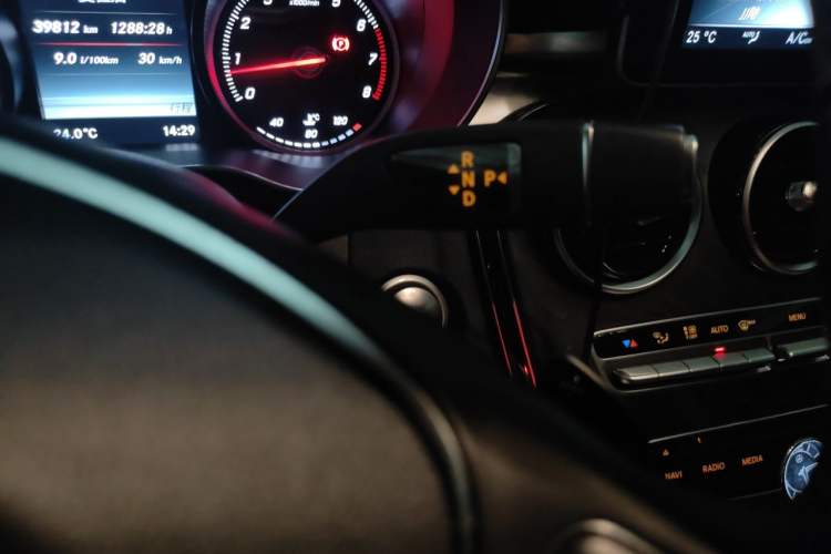 Used Mercedes-Benz C-Class 2017 Facelift C 200 L Sport Edition Gear Lever
