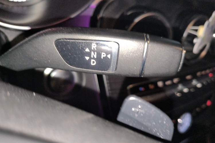 Used Mercedes-Benz C-Class 2017 Facelift C 200 L Sport Edition Gear Lever