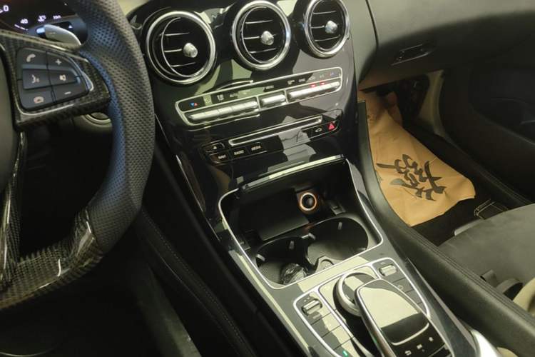 Used Mercedes-Benz C-Class 2017 C 200 Sport Edition Gear Lever