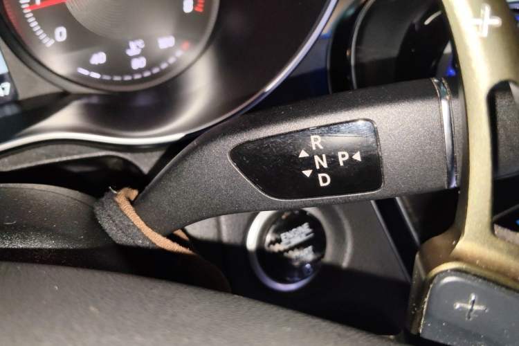 Used Mercedes-Benz C-Class 2017 C 200 L Sport Edition Gear Lever