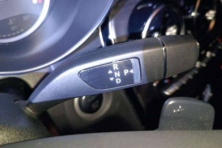 Used Mercedes-Benz C-Class 2017 C 200 L Sport Edition Gear Lever