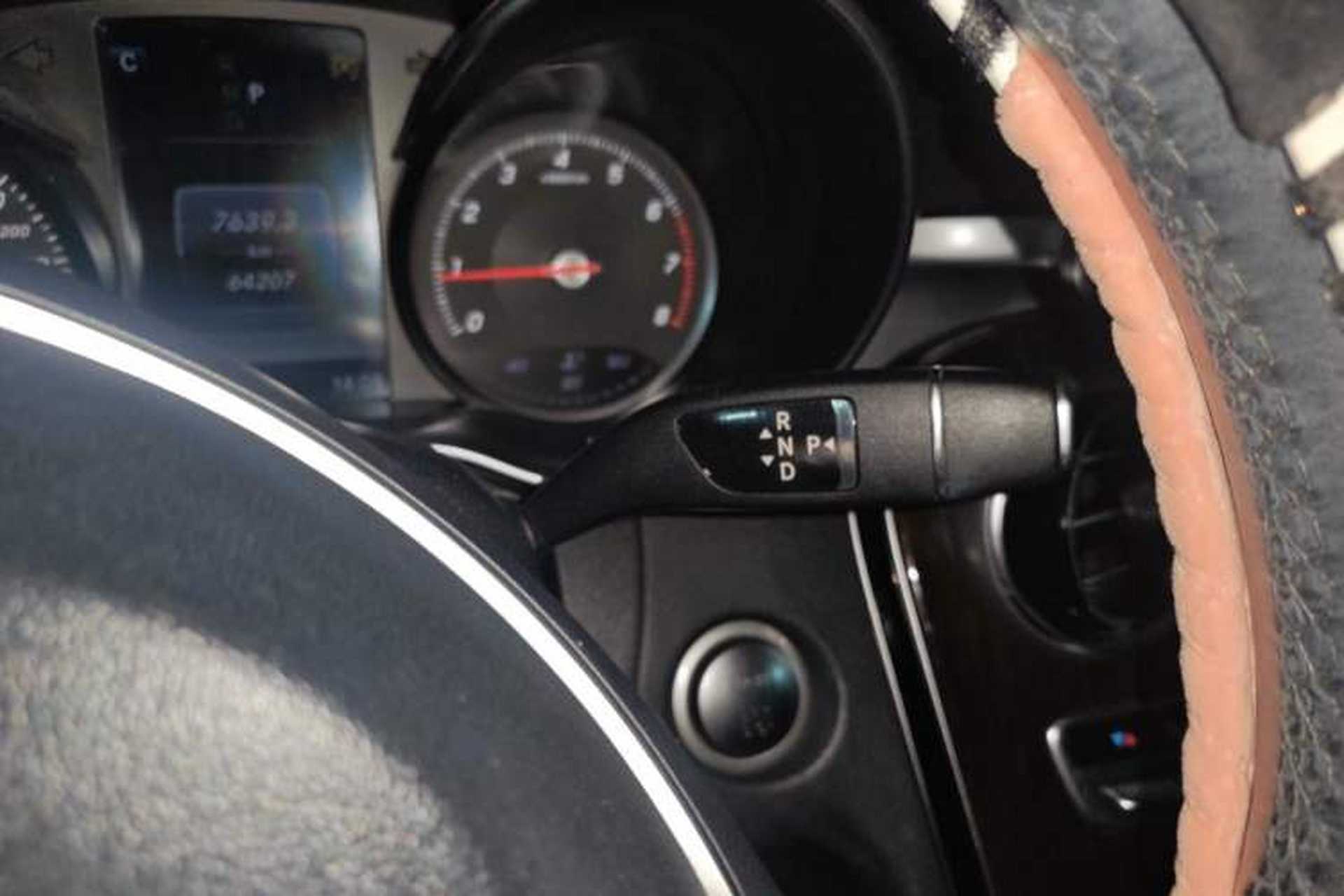 Used Mercedes-Benz C-Class 2017 Facelifted C 180 L Stylish Edition Gear Lever