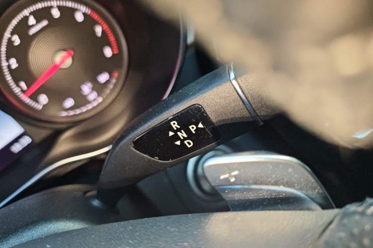 Used Mercedes-Benz C-Class 2017 C 200 Sport Edition Gear Lever