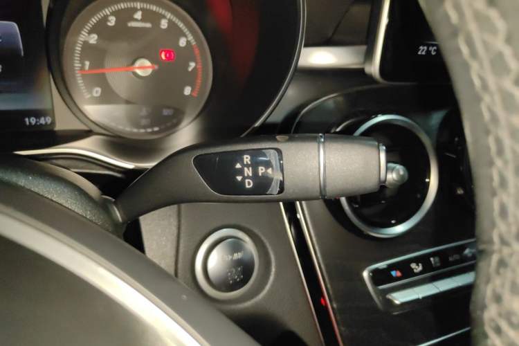 Used Mercedes-Benz C-Class 2017 Facelift C 200 L Sport Edition Gear Lever