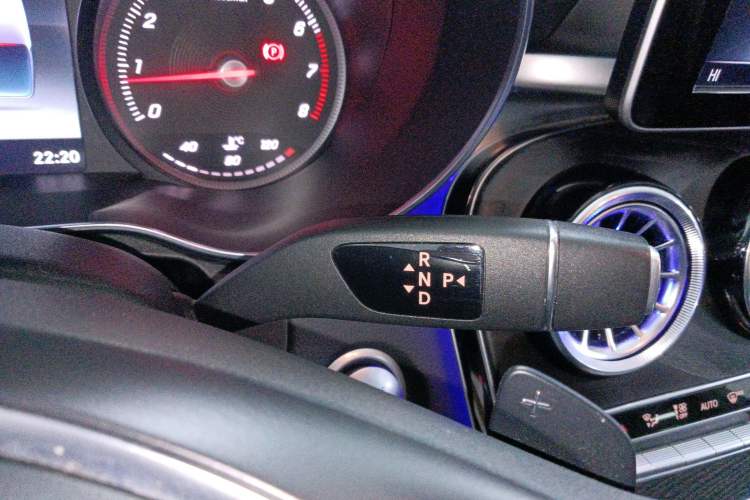 Used Mercedes-Benz C-Class 2017 Facelift C 200 L Sport Edition Gear Lever