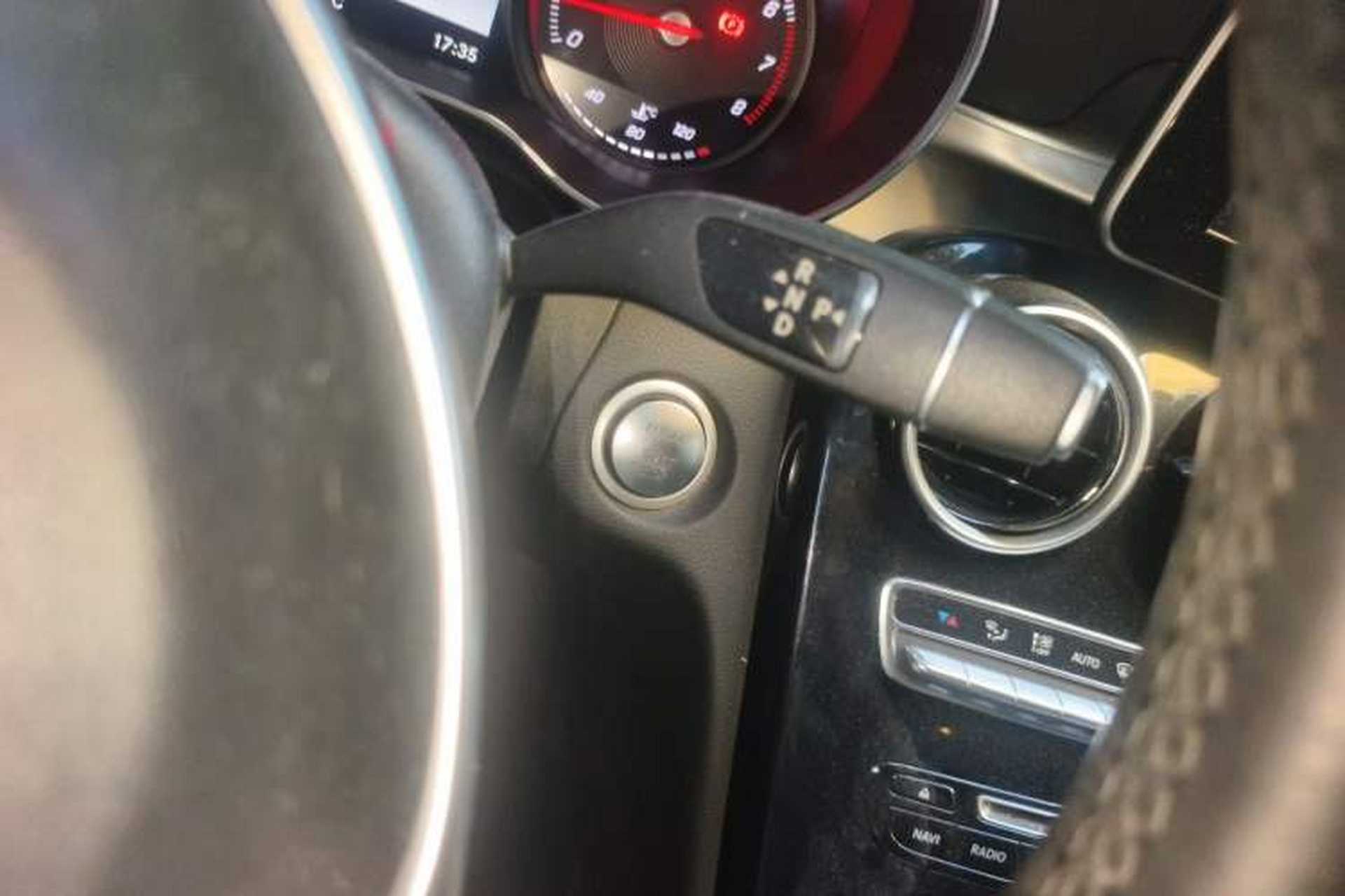 Used Mercedes-Benz C-Class 2017 Restyled C 200 Sport Edition Gear Lever