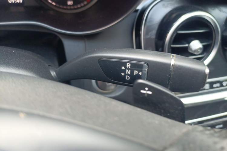 Used Mercedes-Benz C-Class 2017 Facelift C 200 L Sport Edition Gear Lever