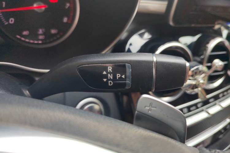 Used Mercedes-Benz C-Class 2017 Restyled C 200 Sport Edition Gear Lever