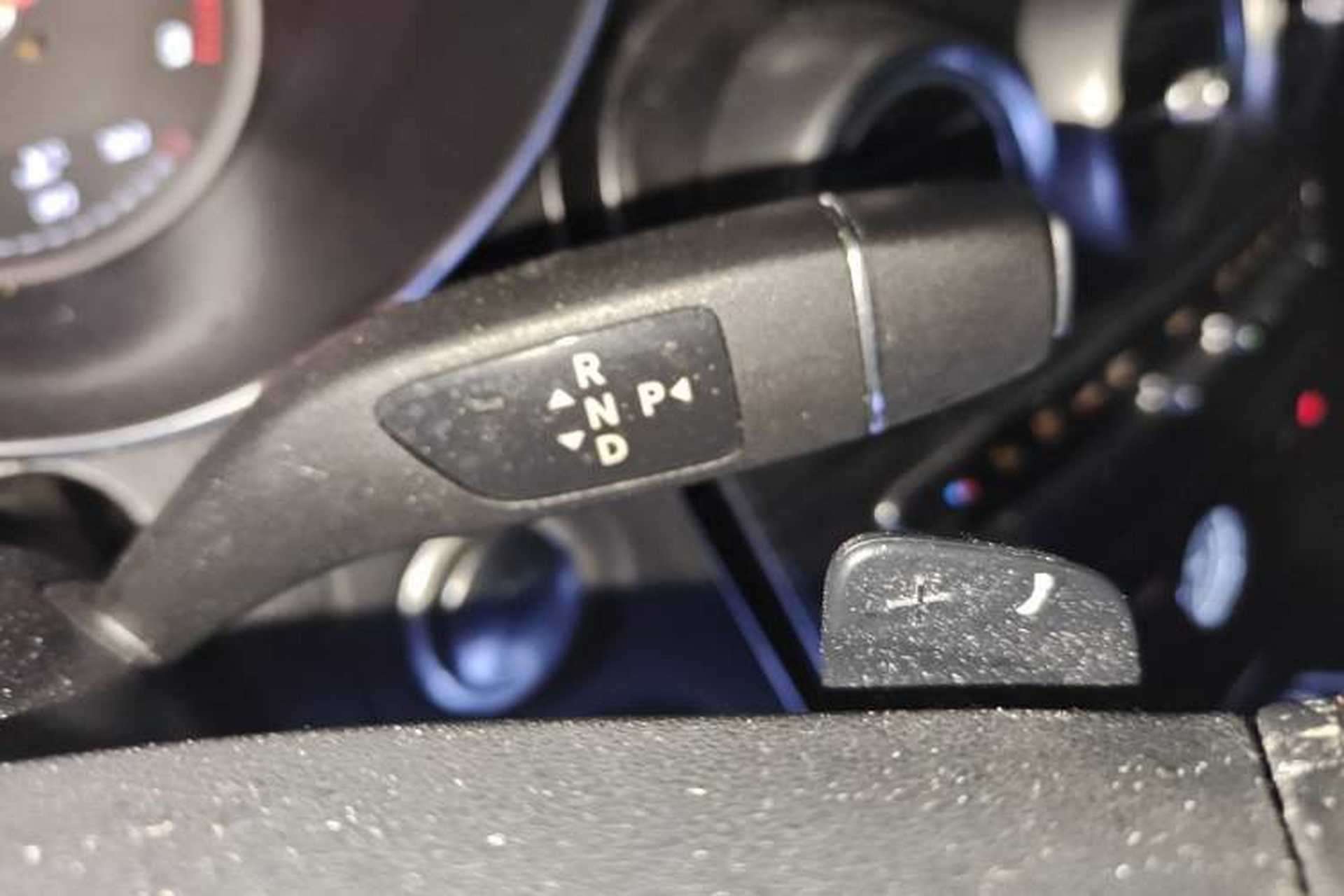 Used Mercedes-Benz C-Class 2017 Facelift C 200 Station Wagon Gear Lever