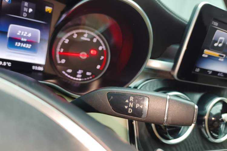 Used Mercedes-Benz C-Class 2017 Facelift C 200 L Sport Edition Gear Lever