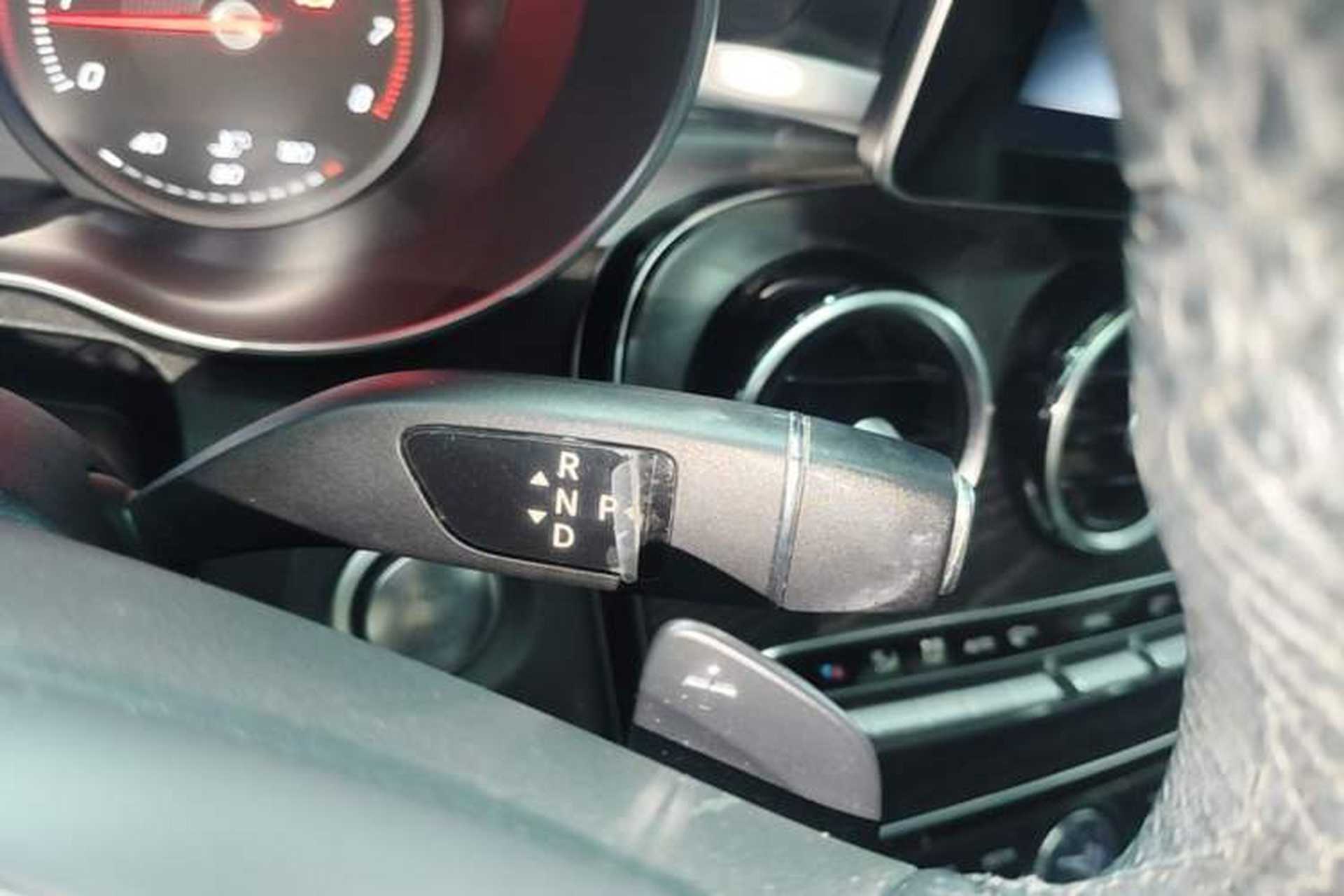 Used Mercedes-Benz C-Class 2017 Restyled C 180 L Fashion Edition Sport Version Gear Lever