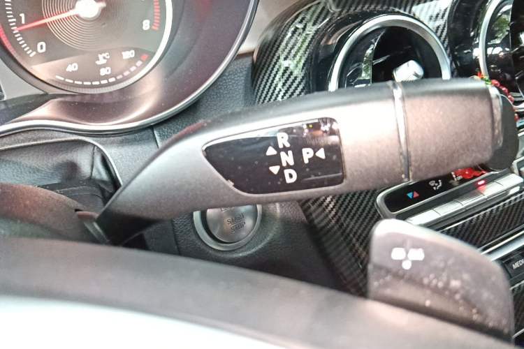 Used Mercedes-Benz C-Class 2017 C 200 Sport Edition 4MATIC Gear Lever