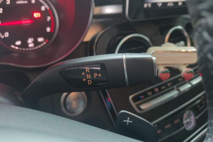 Used Mercedes-Benz C-Class 2017 Facelift C 200 L Sport Edition Gear Lever