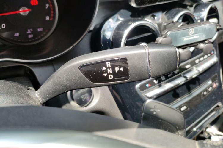 Used Mercedes-Benz C-Class 2017 Restyled C 200 Sport Edition Gear Lever