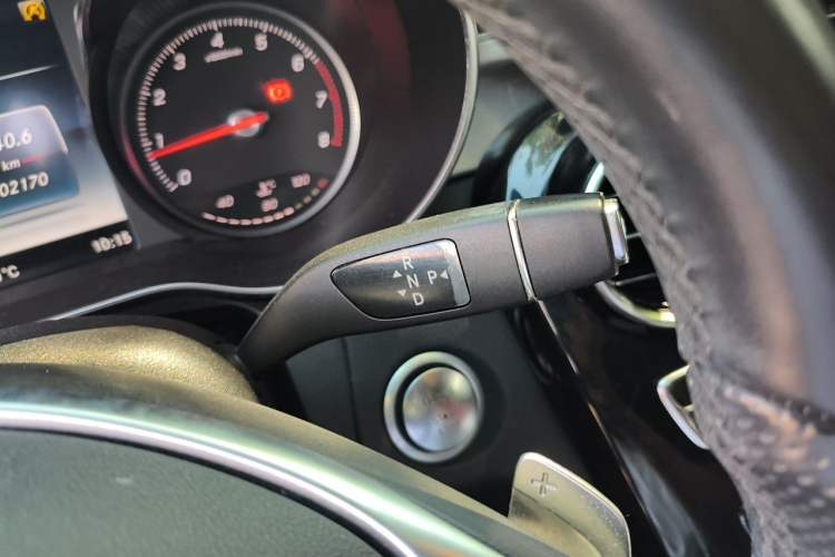 Used Mercedes-Benz C-Class 2017 Restyled C 200 Sport Edition Gear Lever