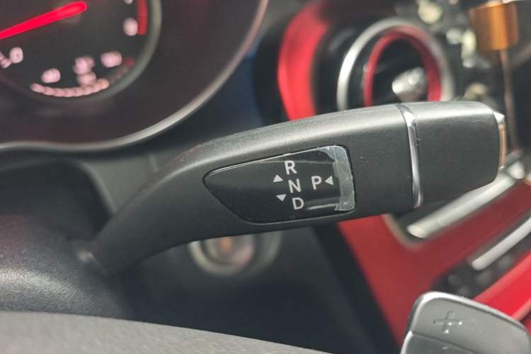 Used Mercedes-Benz C-Class 2017 Restyled C 200 Sport Edition Gear Lever