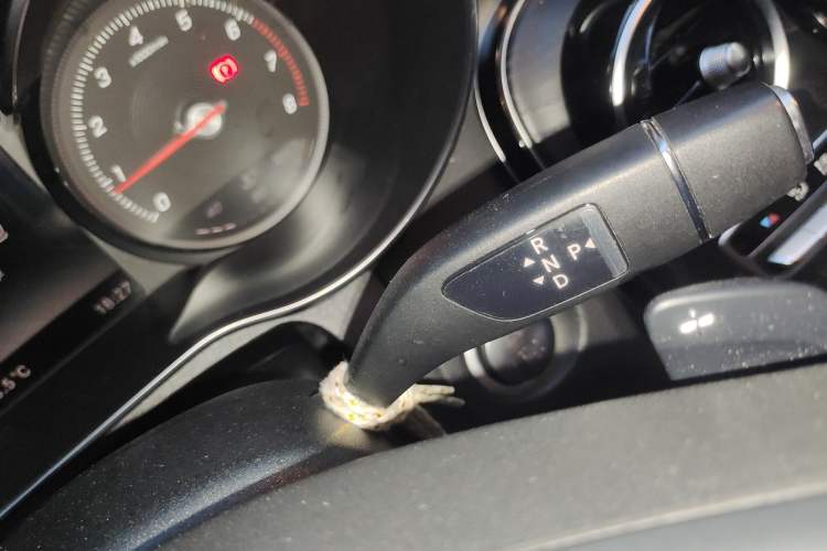 Used Mercedes-Benz C-Class 2017 Facelift C 200 L Sport Edition Gear Lever