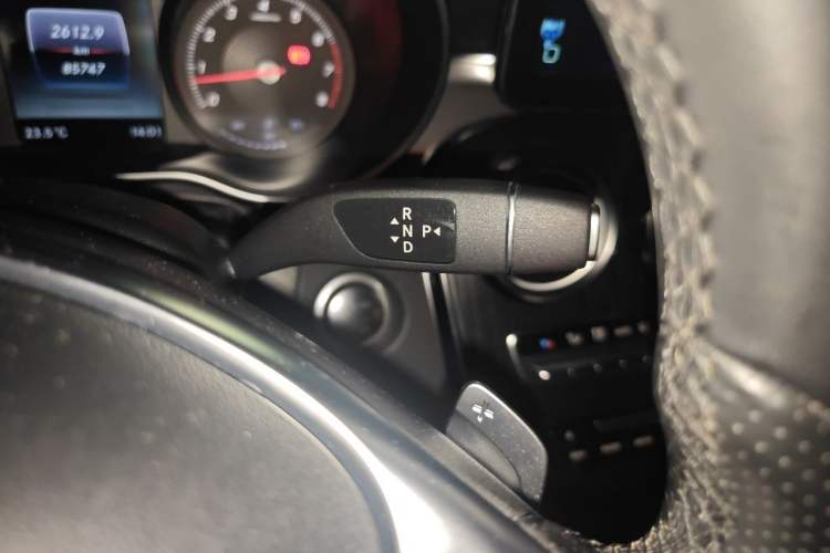 Used Mercedes-Benz C-Class 2017 C 200 4MATIC Coupe Gear Lever