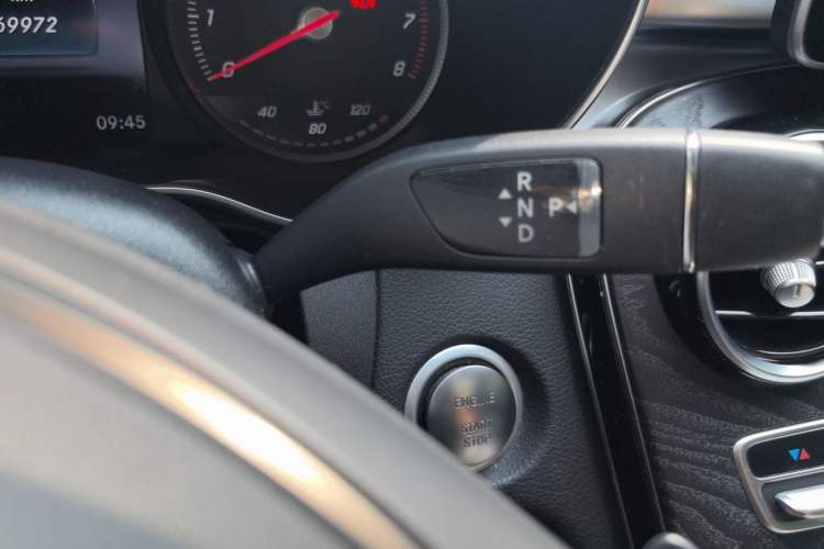 Used Mercedes-Benz C-Class 2017 Facelift C 200 L Sport Edition Gear Lever
