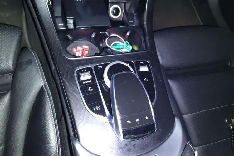 Used Mercedes-Benz C-Class 2017 Facelift C 200 L Sport Edition Gear Lever