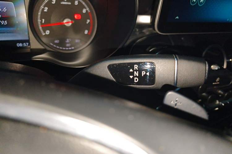 Used Mercedes-Benz C-Class 2017 C 200 L Sport Edition Gear Lever