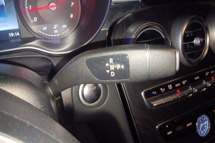 Used Mercedes-Benz C-Class 2017 C 200 station wagon Gear Lever