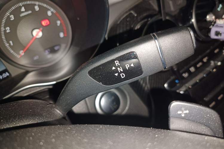 Used Mercedes-Benz C-Class 2017 C 200 Sport Edition Gear Lever